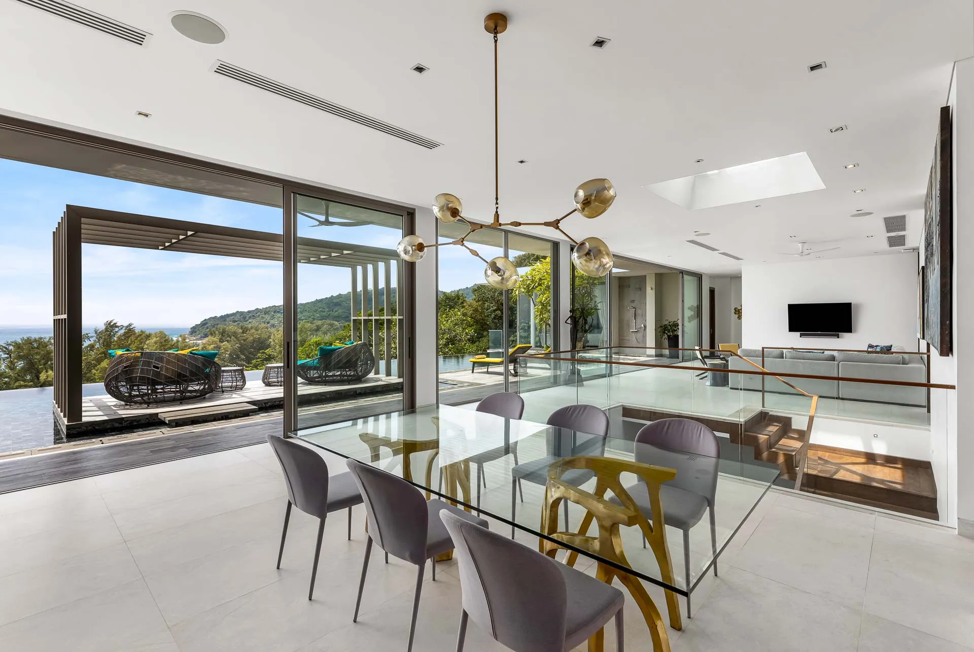 Picture of Prime Coastal Residence: Impeccable Penthouse Near the Beach